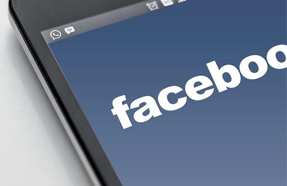 facebook screen on mobile